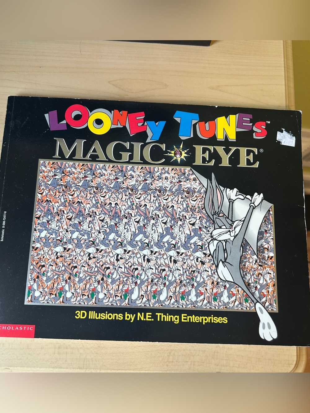 Scholastic Looney Tunes Magic Eye Coffee Table Book
